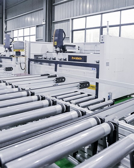 Geautomatiseerde assemblagelijn in de fabriek