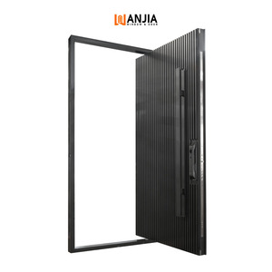 Robuuste aluminium veiligheidsdeur met zijlichten, moderne aluminium voordeur, buitendeur met veiligheidsfunctie.