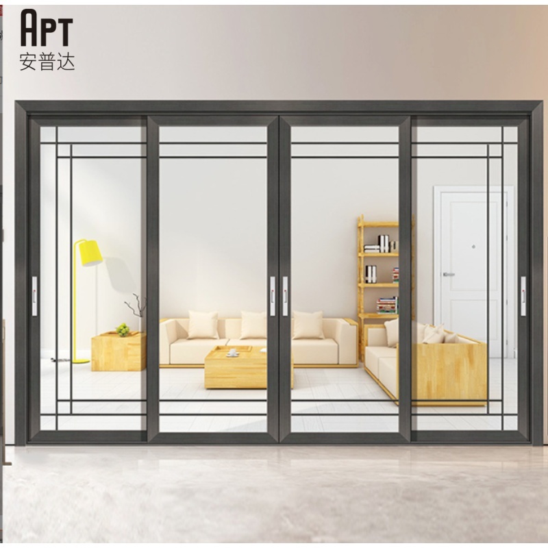 Moderne frameloze aluminium schuifdeur met glazen panelen voor de entree van een villabalkon, weerbestendig, energiezuinig en soepel in gebruik.