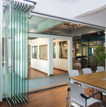 Ultragroothoek volledig onzichtbare frameloze aluminium vouw- en schuifdeur met glazen wanden