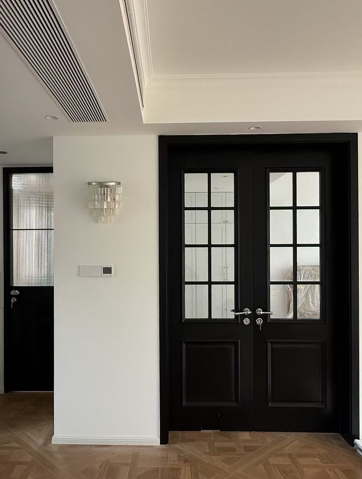Anlike Luxe Italiaanse Moderne Villa Voordeur Grill Commercieel Gebruik Aluminiumlegering Franse Dubbele Glazen Deur Draaibaar Winddicht 5